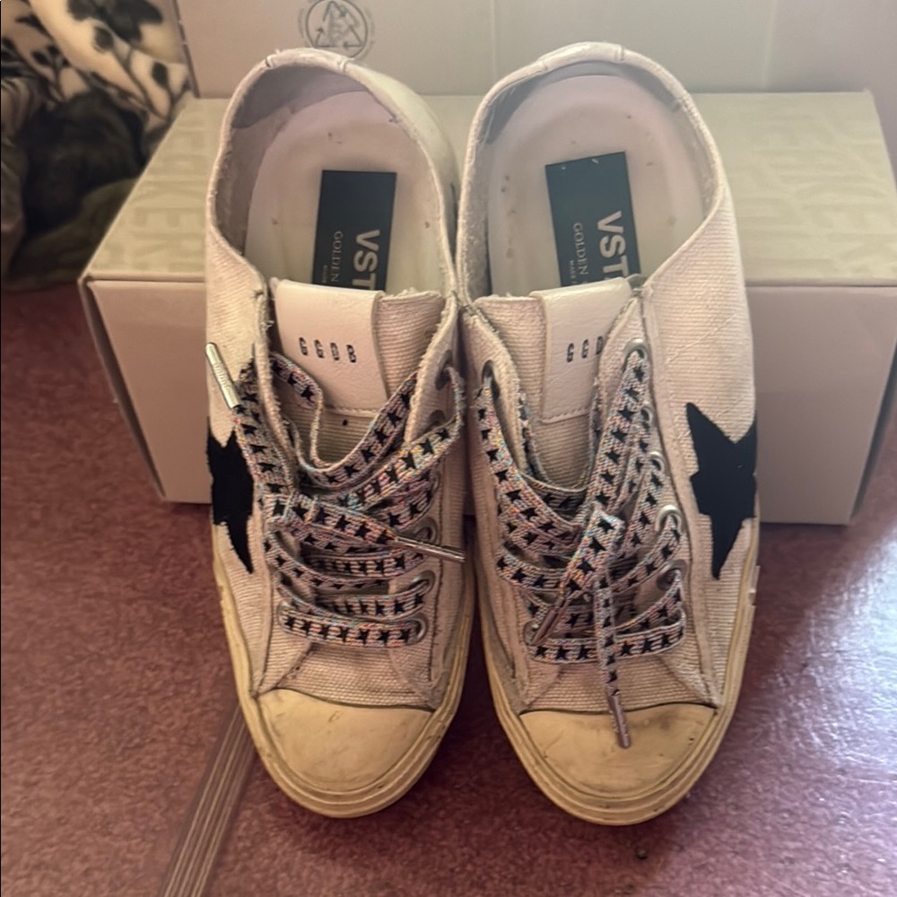 Golden goose White and with Black suede V Star2 Women's Sneakers